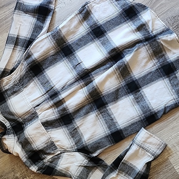 SO Black and White Plaid Cotton Flannel Long Sleeve Jr's size - Picture 5 of 8